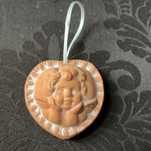 Angel Heart Shaped Ornament Terracotta - Picture 4 of 8